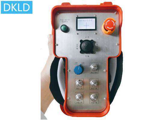 Control remoto de automóvil de limpieza de brazo robótico dual con códigos de identificación únicos
