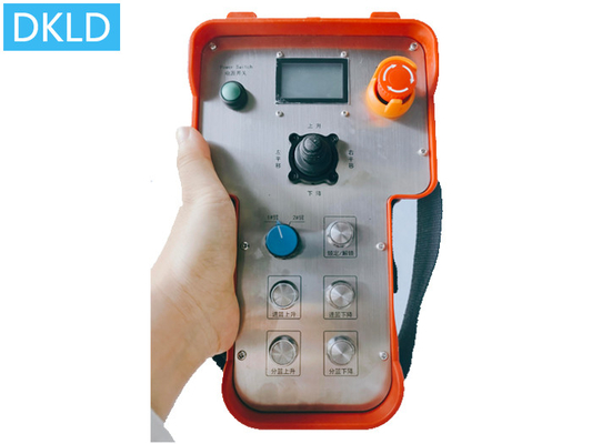 Control remoto de automóvil de limpieza de brazo robótico dual con códigos de identificación únicos