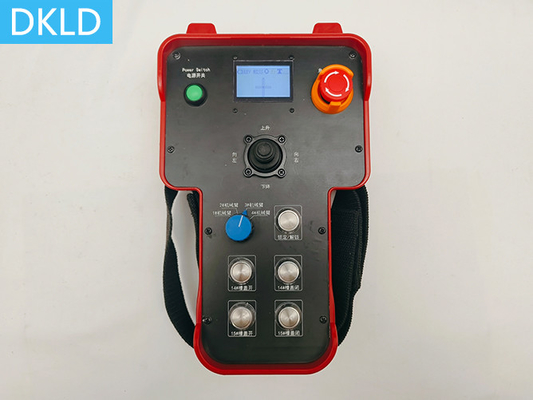 Control remoto para cuatro carretillas de limpieza de brazos robóticos