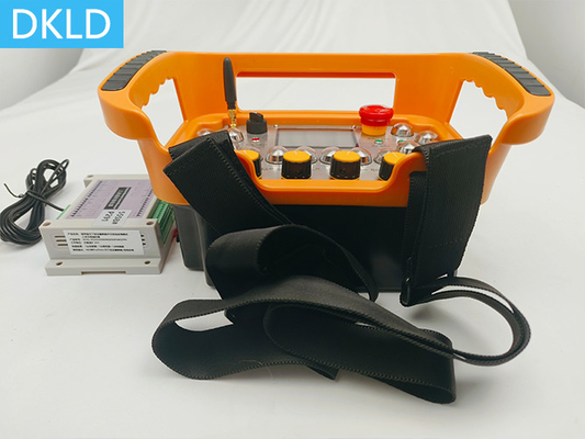 Control remoto inalámbrico industrial que puede emitir datos de configuración y proporcionar un modo de retroalimentación bidireccional